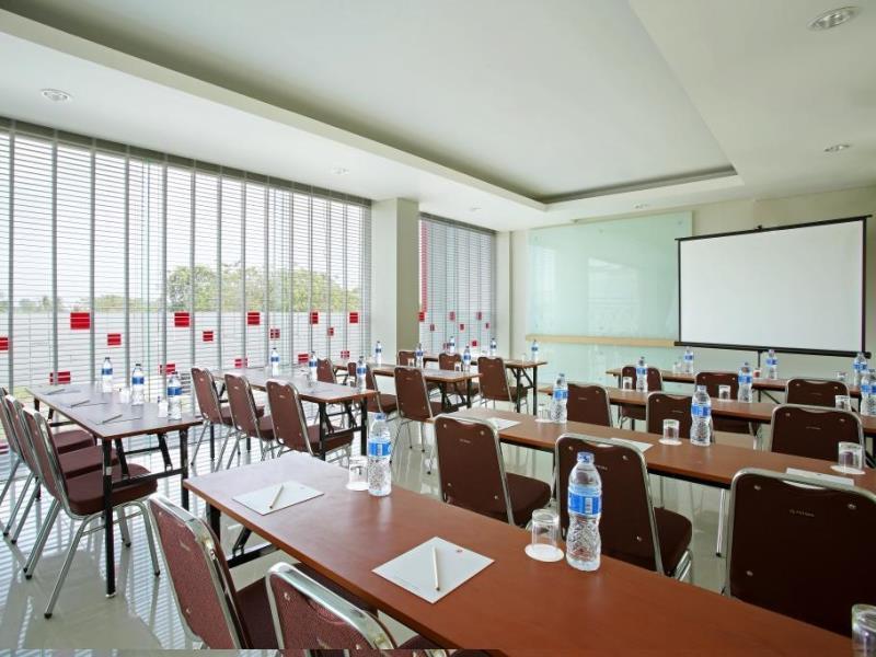 Amaris Hotel Bekasi Barat Extérieur photo