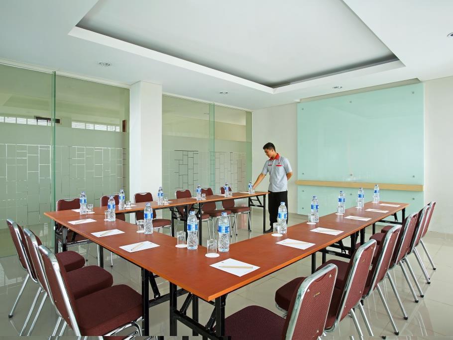 Amaris Hotel Bekasi Barat Extérieur photo