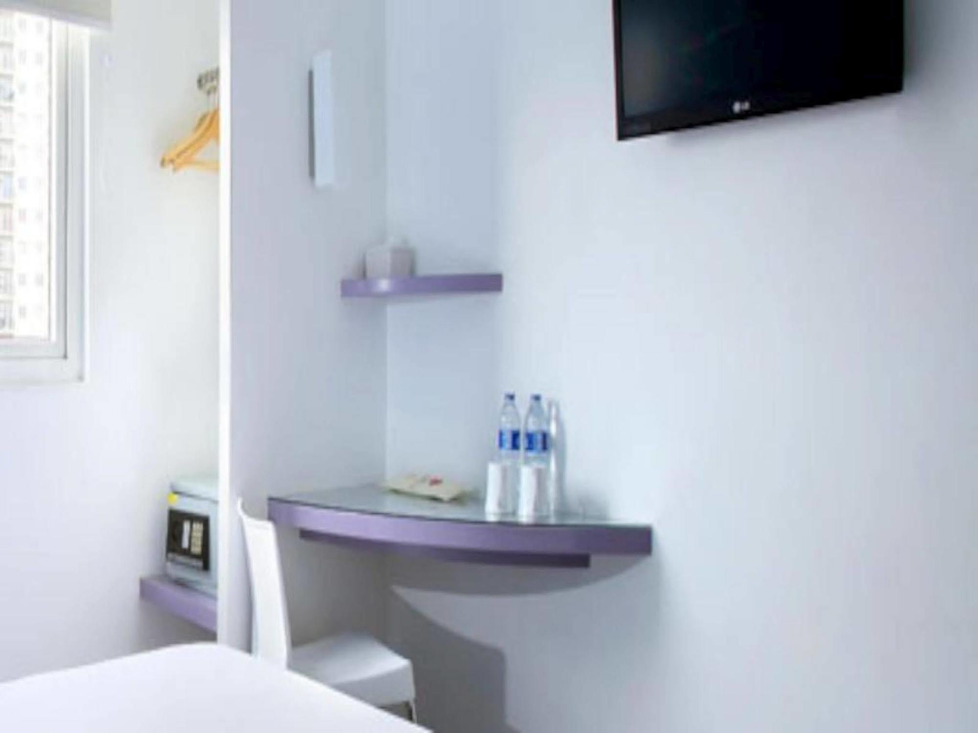 Amaris Hotel Bekasi Barat Extérieur photo